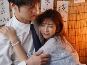 Cô Giáo Thể Dục Rên Rỉ Khi Huấn Luyện Viên Nhẹ Nhàng Địt Trong Phòng Thay Đồ